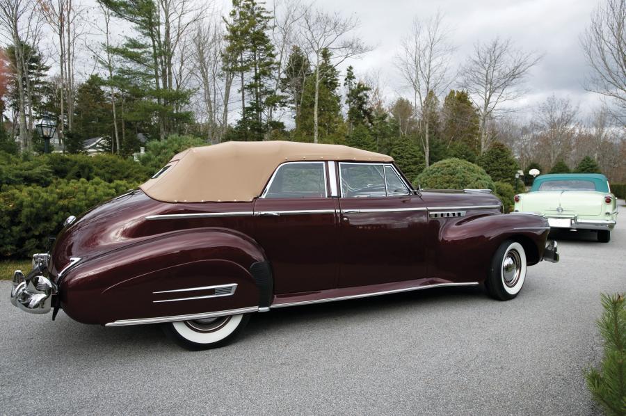  Buick Roadmaster Convertible Phaeton 1941 года  (фото 5 из 13)